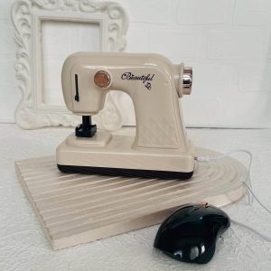 اسباب‌ بازی چرخ خیاطی باتری‌ خور موتور دار