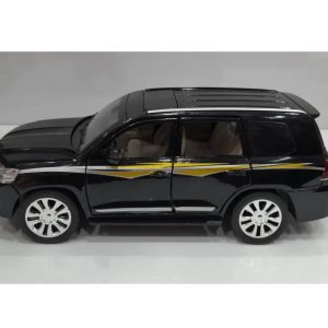 ماکت ماشین تویوتا لندکروزر موزیکال و چراغدار شاسی بلند پلاستیکی قدرتی